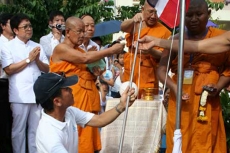 พิธีเททองหล่อหลวงพ่อพระองค์แสน